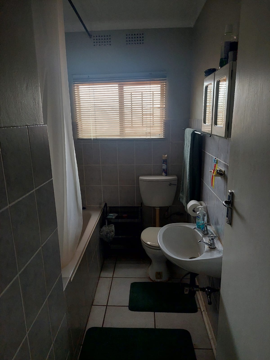 To Let 2 Bedroom Property for Rent in Die Bult North West